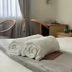 Airport Ascot Motel